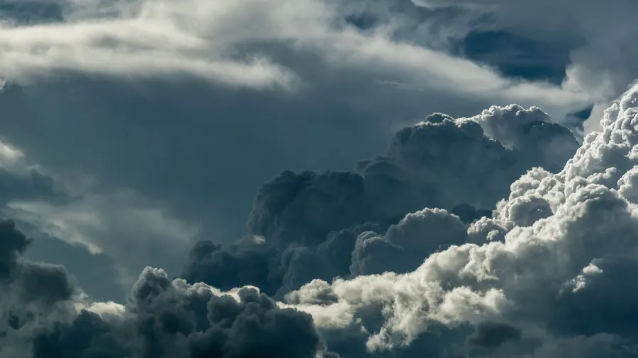 Une prévision à J+2 et une prévision à J+15 n'ont pas la même valeur. Voici pourquoi l'atmosphère devient imprévisible à cet horizon, et comment lire ces données sans s'y tromper.